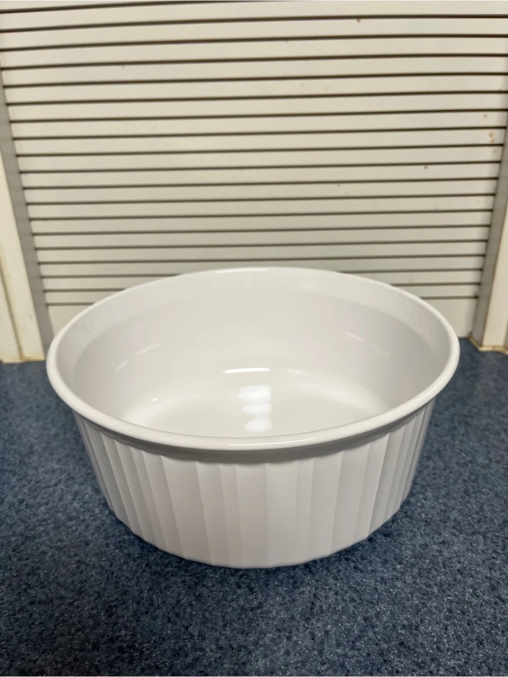 Corningware French White Round Fluted Porcelain Stoneware Casserole Dish F-1-B